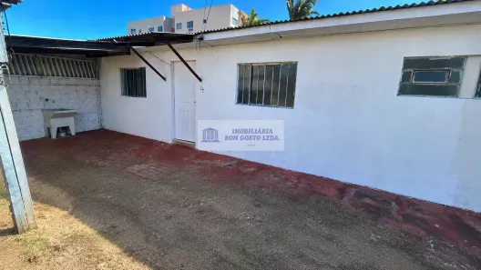 Casa com 2 Quartos para alugar, 35m² no Região do Lago, Cascavel