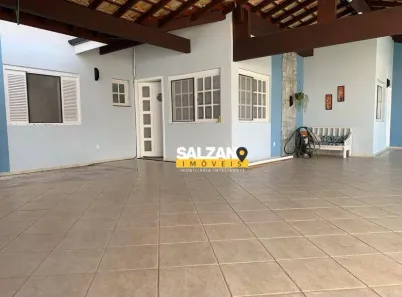 Casa com 3 Quartos para alugar, 450m² no Crispim, Pindamonhangaba