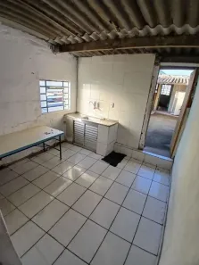 Casa com 2 Quartos para alugar, 30m² no Jardim Primavera, Jacareí