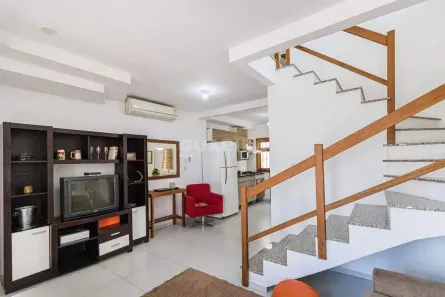 Casa com 2 Quartos para alugar, 130m² no Jardim Sabará, Porto Alegre