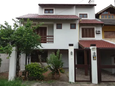 Casa com 3 Quartos à venda, 300m² no Espírito Santo, Porto Alegre