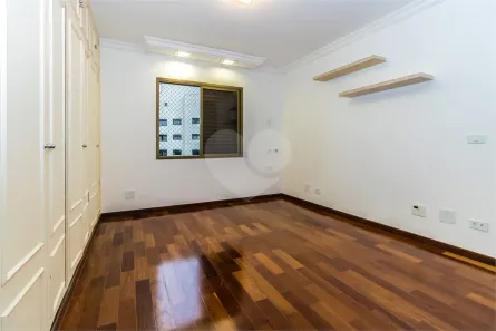 Apartamento com 4 Quartos à venda, 225m² no Moema, São Paulo