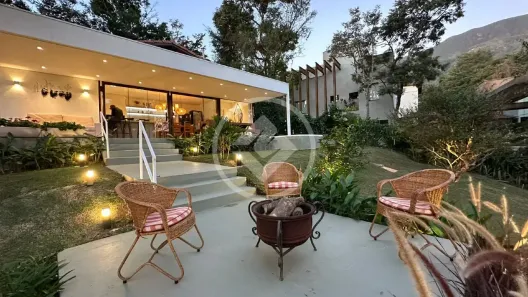 Casa de Condomínio com 4 Quartos à venda, 2600m² no Centro, Brumadinho