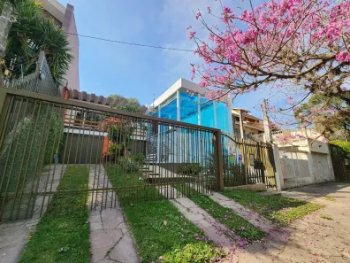 Casa com 3 Quartos à venda, 255m² no Chácara das Pedras, Porto Alegre