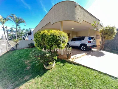 Casa com 3 Quartos à venda, 210m² no Aurora, Londrina