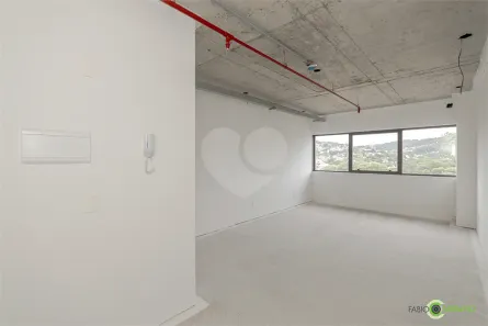 Sala Comercial à venda, 33m² no Teresópolis, Porto Alegre
