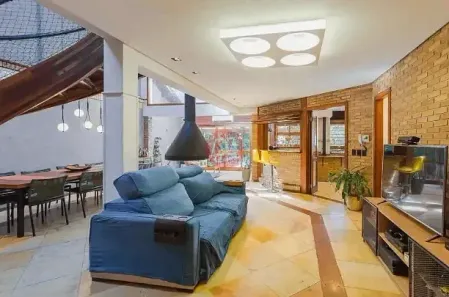 Casa com 4 Quartos para alugar, 280m² no Vila Jardim, Porto Alegre