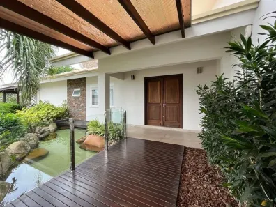 com 4 Quartos para alugar, 995m² no Quintino, Timbó