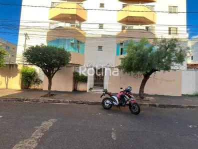 Apartamento com 3 Quartos para alugar, 118m² no Santa Mônica, Uberlândia