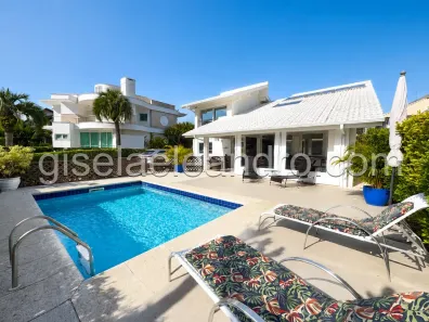 Casa com 5 Quartos para alugar, 500m² no Jurerê Internacional, Florianópolis