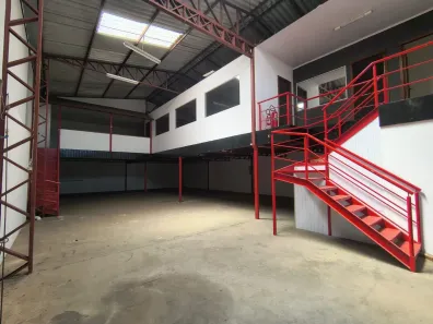 Galpão/Depósito/Armazém para alugar, 230m² no Passos dos Ferreiros, Gravataí