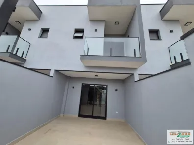 Sobrado com 2 Quartos para alugar, 52m² no Estância Flora Rica, Peruíbe