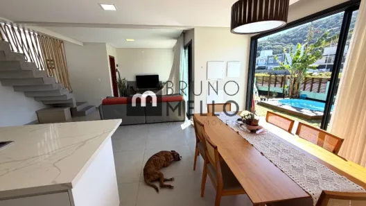 Sobrado com 3 Quartos à venda, 150m² no Rio Tavares, Florianópolis