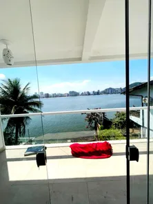 Casa com 3 Quartos para alugar, 435m² no Parque Prainha, São Vicente