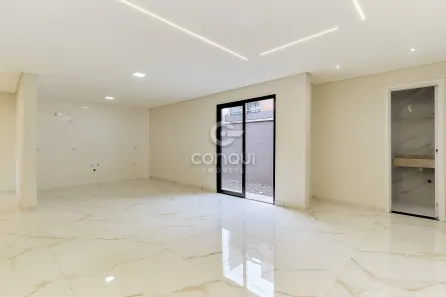 Sobrado com 3 Quartos à venda, 141m² no Capão Raso, Curitiba