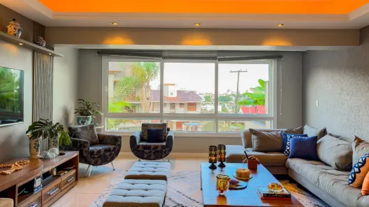 Casa com 4 Quartos à venda, 357m² no Chácara das Pedras, Porto Alegre