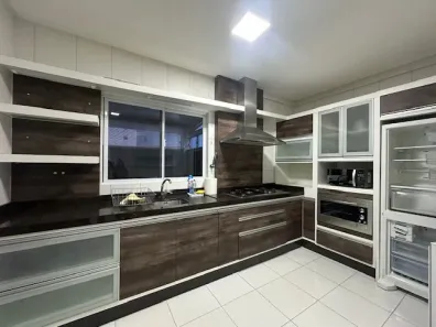 Apartamento com 3 Quartos para alugar, 150m² no Centro, Itapema