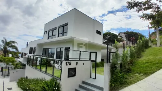 Casa com 3 Quartos à venda, 238m² no João Paulo, Florianópolis