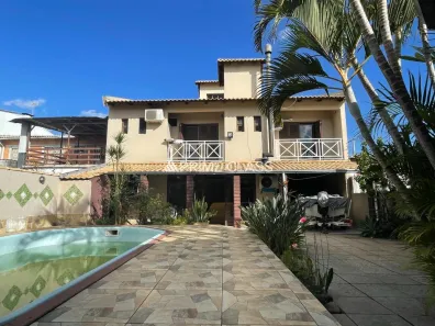Sobrado com 4 Quartos à venda, 386m² no Centro, Canoas