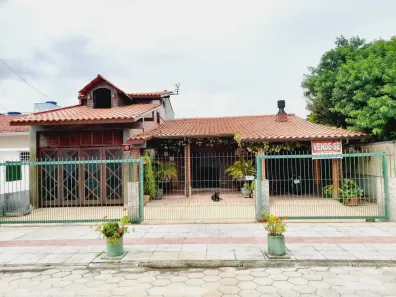 Casa com 5 Quartos à venda, 273m² no Praia de Fora, Palhoça
