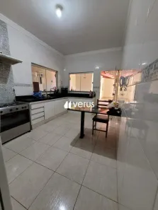 Casa com 3 Quartos à venda, 243m² no Santa Mônica, Uberlândia