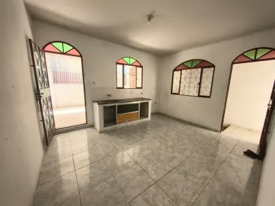 Casa com 2 Quartos para alugar, 90m² no Vila Rica, Governador Valadares