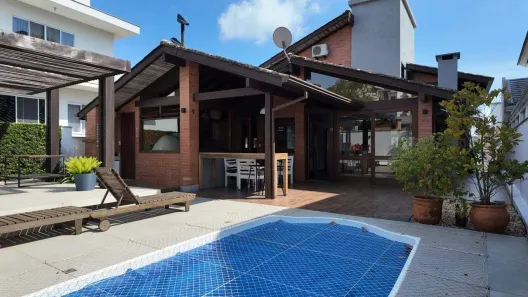 Casa com 3 Quartos para alugar, 260m² no Pedra Branca, Palhoça