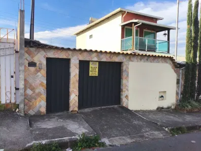 Casa com 4 Quartos para alugar, 200m² no Santa Cruz, Betim