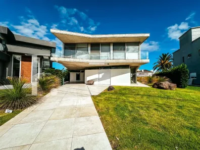 Sobrado com 5 Quartos à venda, 600m² no XANGRI-LÁ, Xangri-Lá