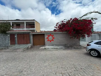 Casa com 2 Quartos para alugar, 200m² no Boa Vista, Caruaru