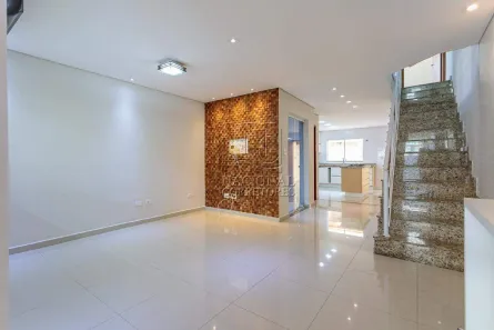 Sobrado com 2 Quartos para alugar, 182m² no Parque Jaçatuba, Santo André