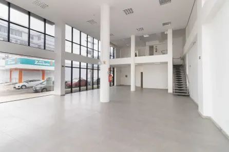 Ponto Comercial para alugar, 219m² no Passo da Areia, Porto Alegre