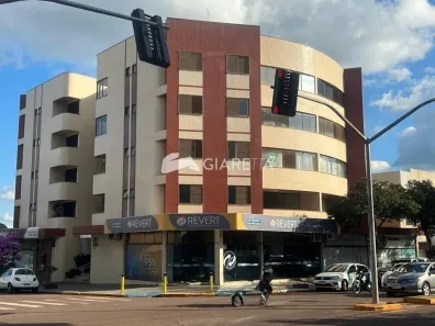 Apartamento com 2 Quartos para alugar, 234m² no Centro, Toledo