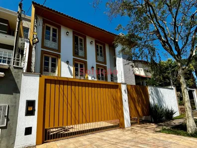 Sobrado com 3 Quartos à venda, 240m² no Marechal Rondon, Canoas