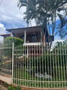 Casa com 5 Quartos à venda, 320m² no Santos Dumont, Londrina
