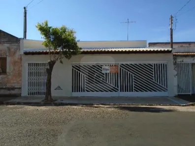 Casa com 3 Quartos para alugar, 220m² no Martins, Uberlândia