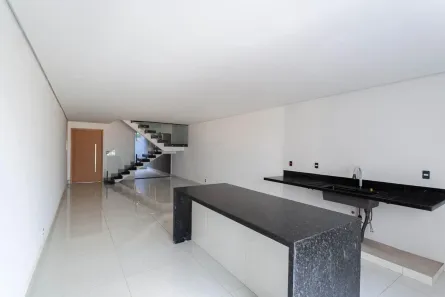 Casa com 2 Quartos à venda, 130m² no Manacás, Belo Horizonte