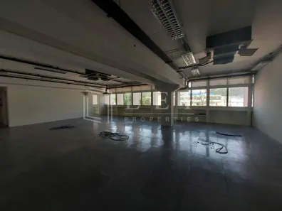 Prédio Comercial para alugar, 555m² no Parque Industrial Tomas Edson, São Paulo