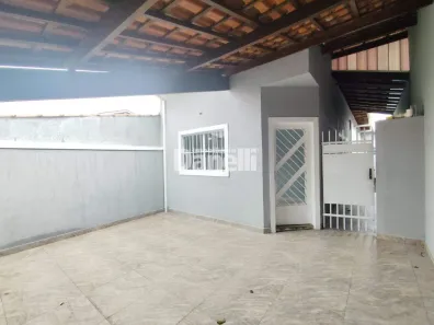 Casa com 3 Quartos para alugar, 330m² no Campos Elíseos, Taubaté