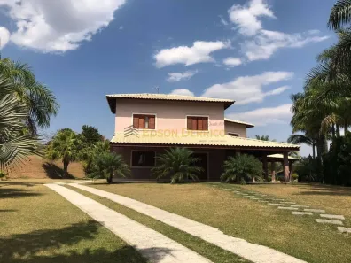 Fazenda/Sítio com 4 Quartos à venda, 530m² no Vila Favorino, Caçapava