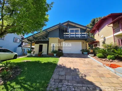 Casa com 4 Quartos à venda, 240m² no Santa Terezinha, Canela