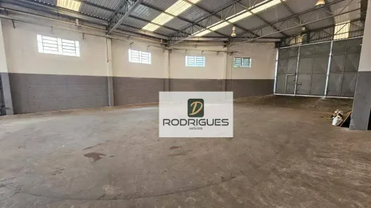 Galpão/Depósito/Armazém para venda ou aluguel, 2873m² no Conceição, Diadema