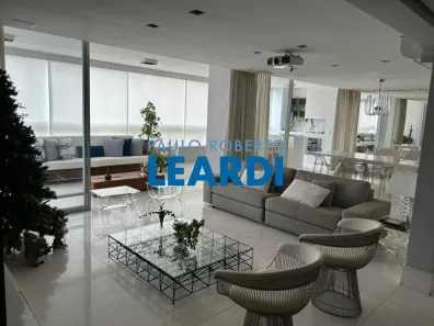Apartamento com 3 Quartos para alugar, 178m² no Água Branca, São Paulo
