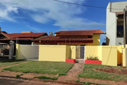 Casa com 2 Quartos para alugar, 177m² no Parque Alvorada, Dourados