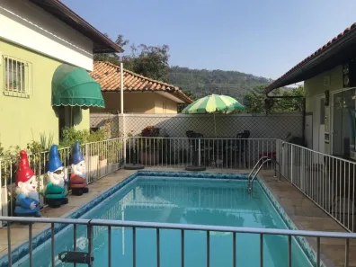 Casa com 3 Quartos à venda, 360m² no São Francisco, Niterói