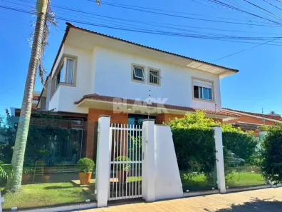 Sobrado com 3 Quartos à venda, 110m² no Torres, Torres