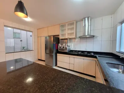 Sobrado com 7 Quartos à venda, 353m² no Vila Itatiaia, Goiânia