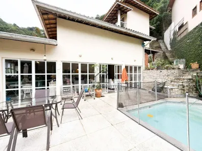 Casa de Condomínio com 4 Quartos à venda, 320m² no Piratininga, Niterói