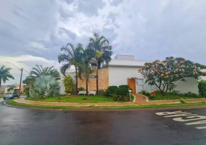 Casa de Condomínio com 4 Quartos à venda, 300m² no Parque Residencial Damha, Araraquara