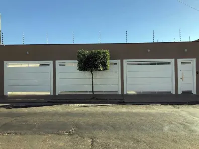 Casa com 3 Quartos para alugar, 390m² no Jardim do Carmo, Araraquara